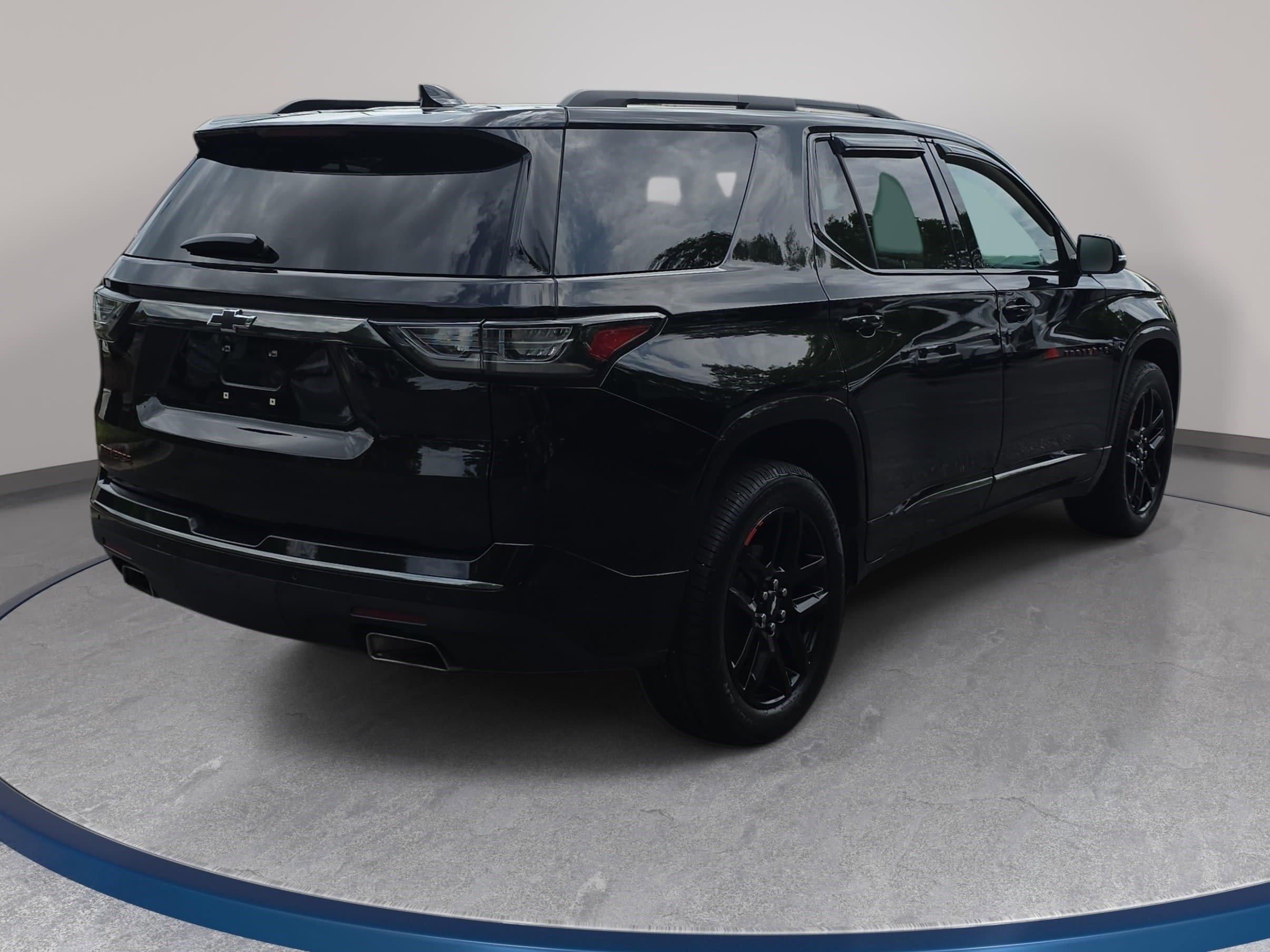 Used 2021 Chevrolet Traverse Premier w/ Redline Edition FWD image 5
