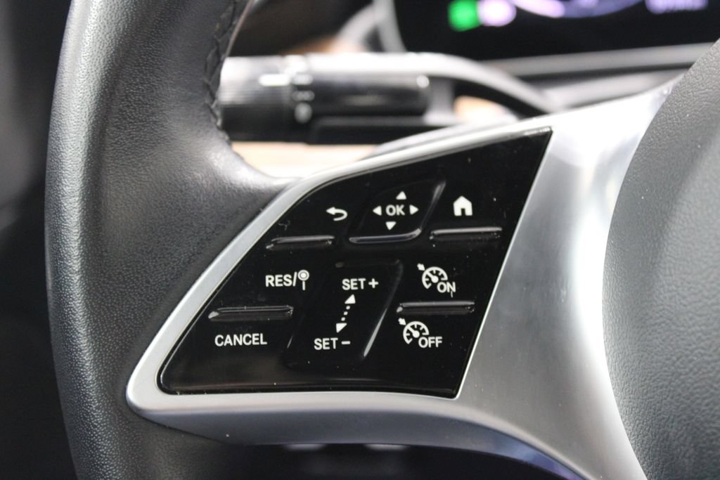 Used 2025 Mercedes-Benz C 300 Sedan image 30