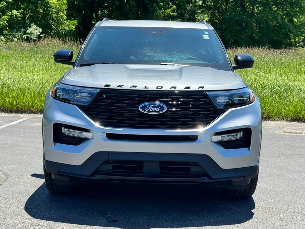 Certified 2023 Ford Explorer ST-Line w/ Class IV Trailer Tow Package AWD/4WD image 3
