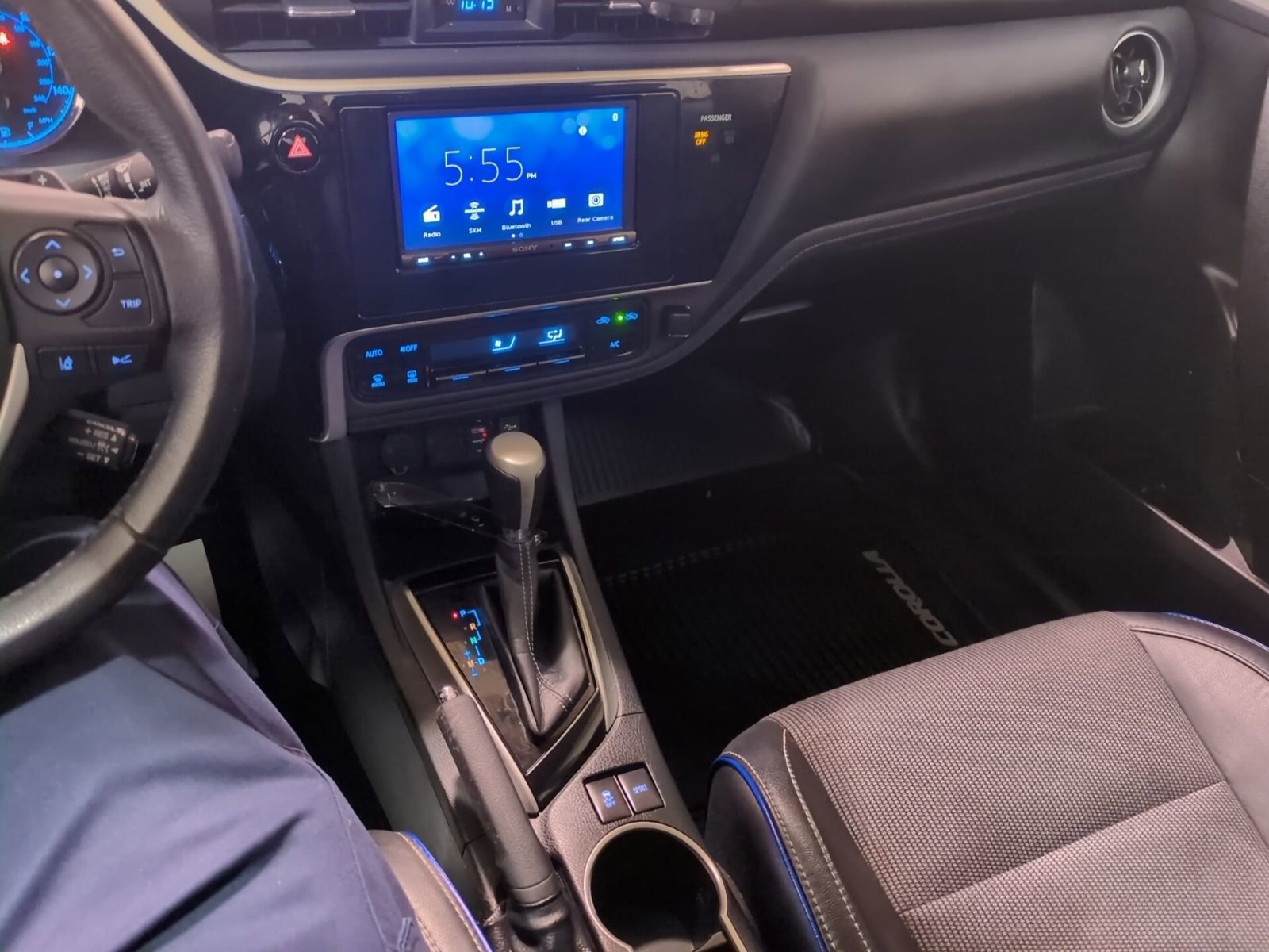 Used 2017 Toyota Corolla SE w/ SE Premium Package image 20