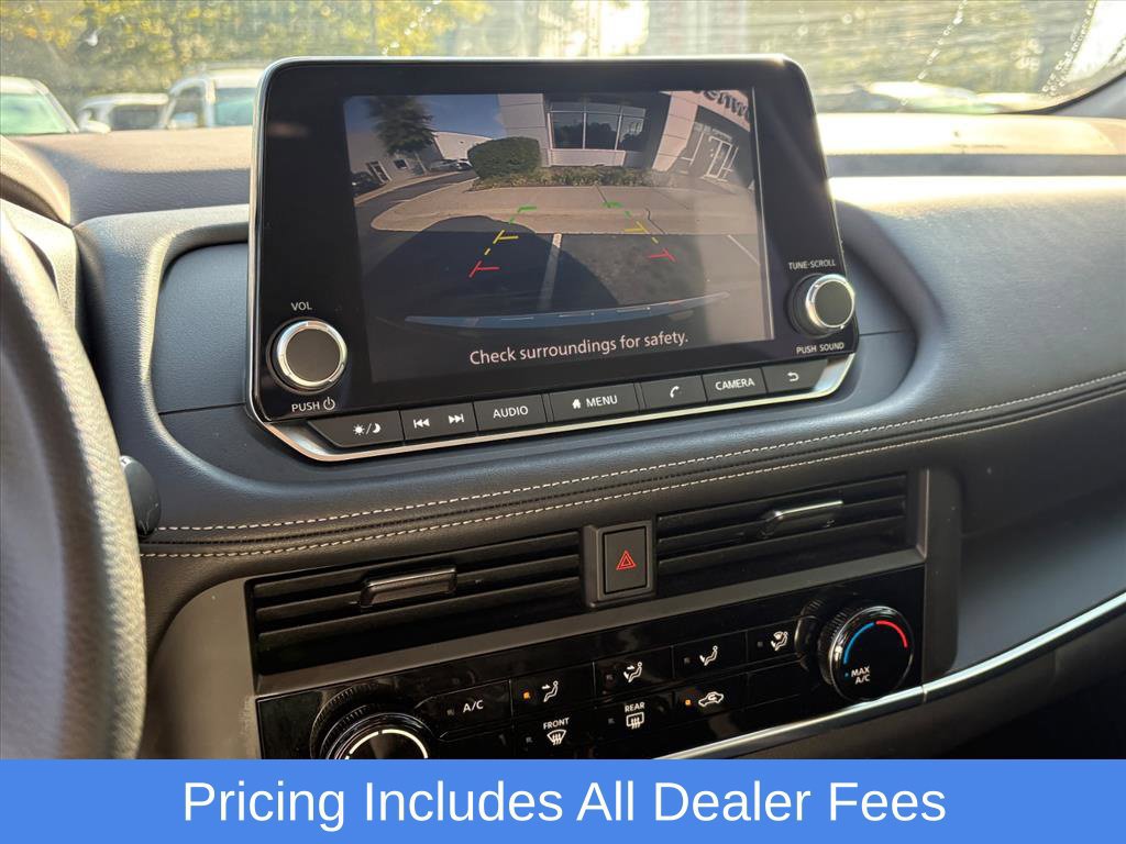 Used 2023 Nissan Rogue S FWD image 11
