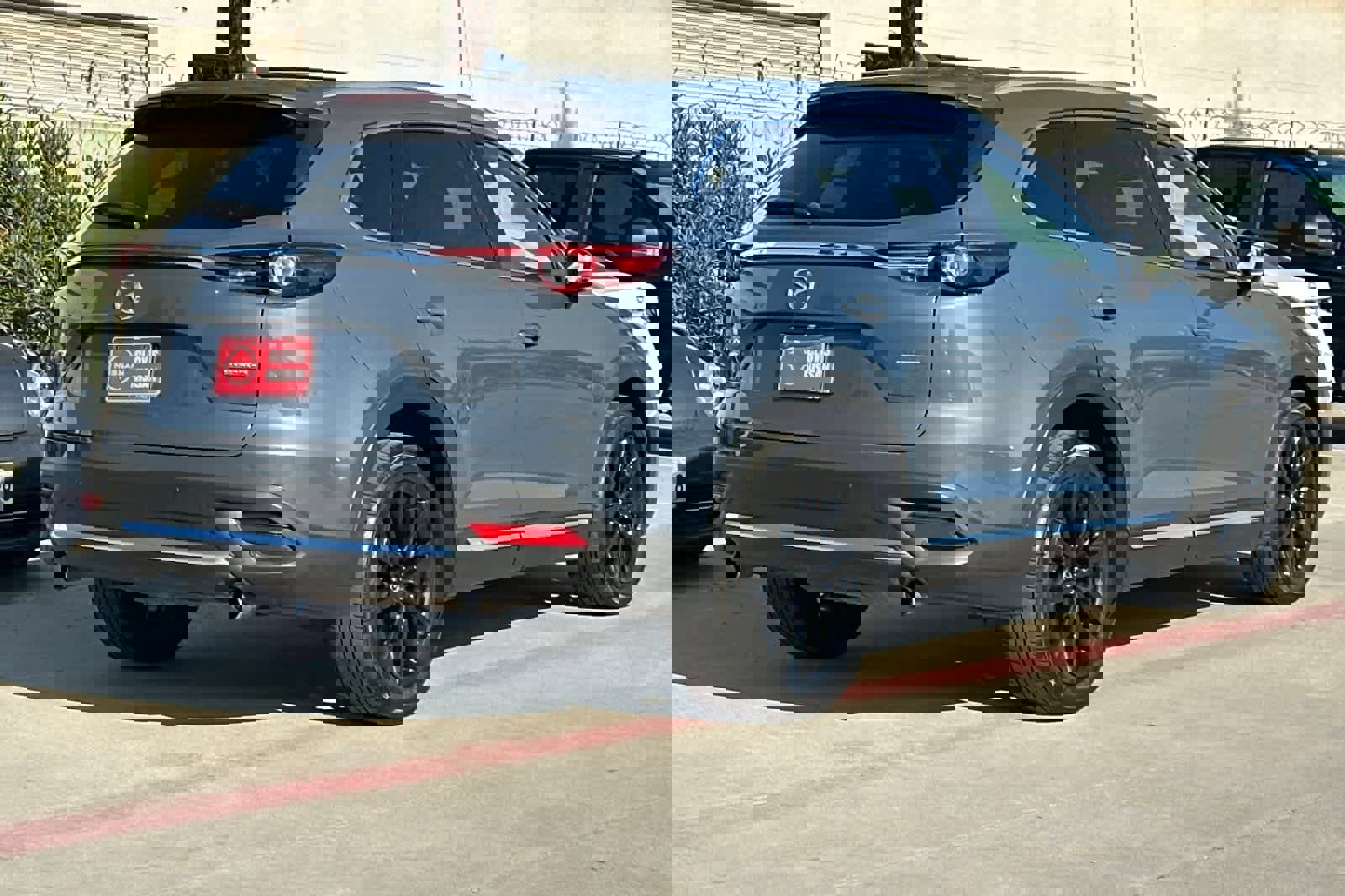 Used 2023 MAZDA CX-9 Carbon Edition image 3