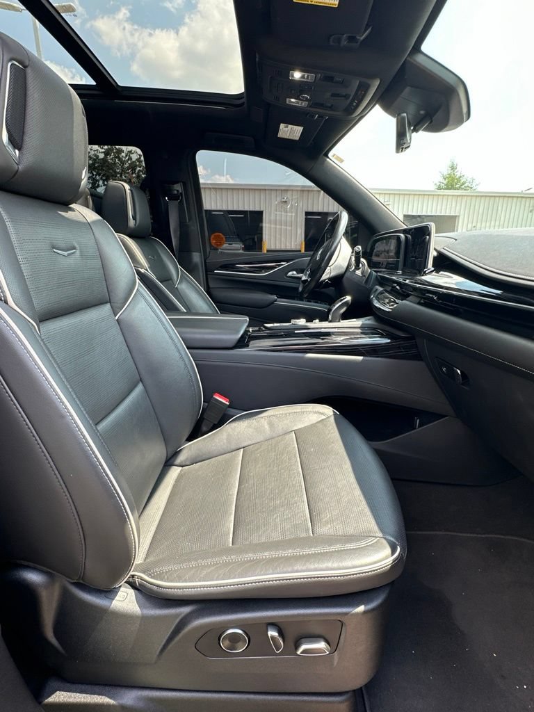 Used 2021 Cadillac Escalade Sport w/ Driver Assist Tech Package AWD/4WD image 13