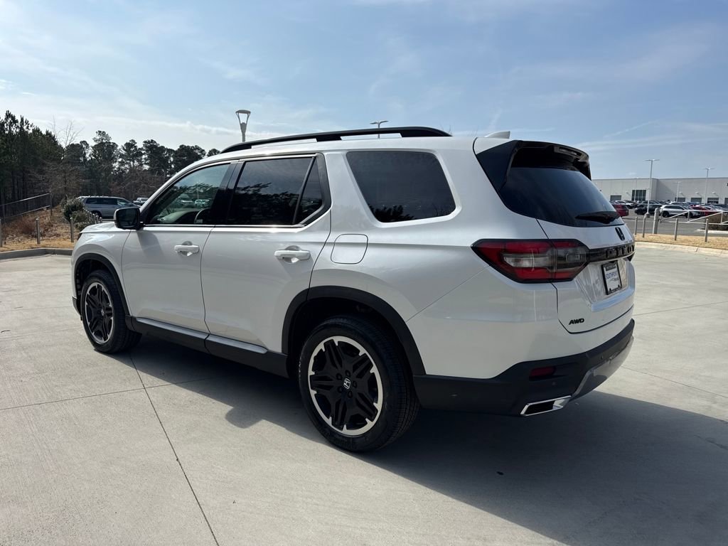 New 2026 Honda Pilot Touring image 6
