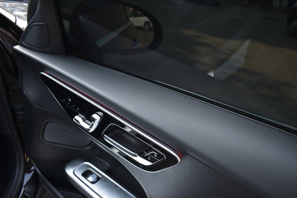 Used 2024 Mercedes-Benz C 300 4MATIC Sedan image 23