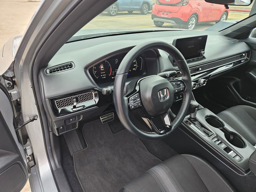 Used 2025 Honda Civic Sport image 11