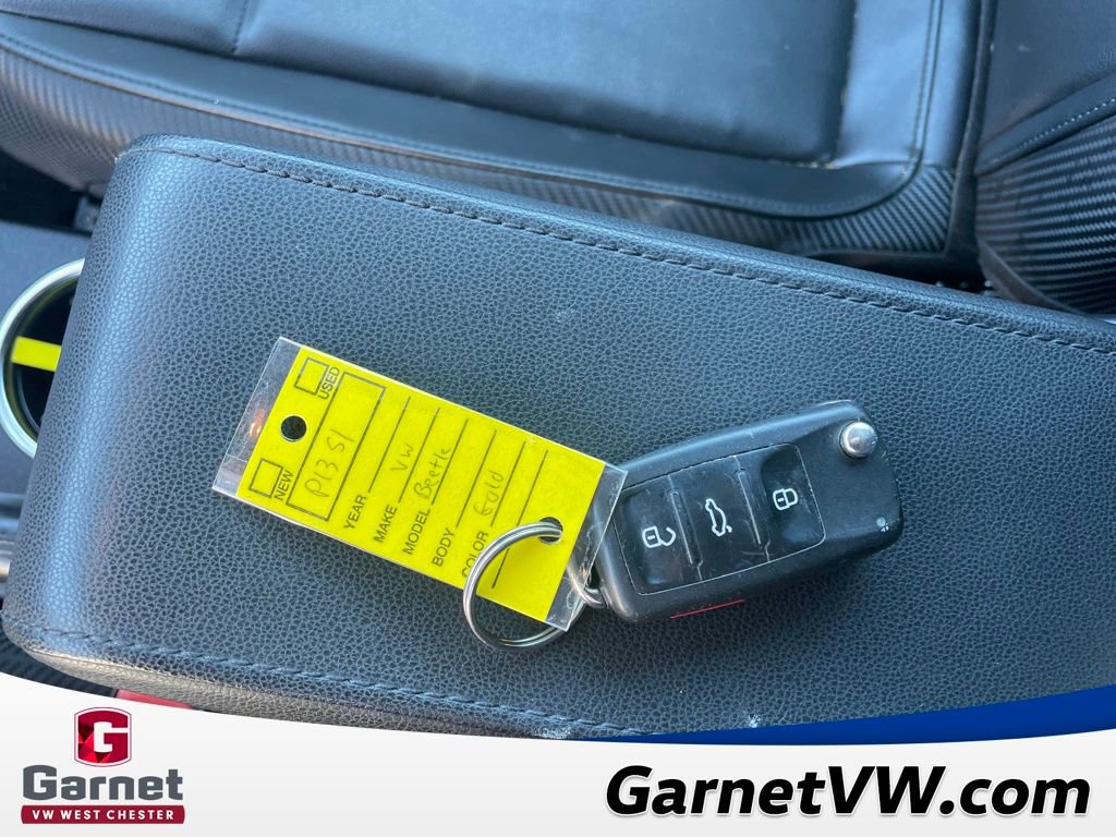 Used 2013 Volkswagen Beetle TDI image 16