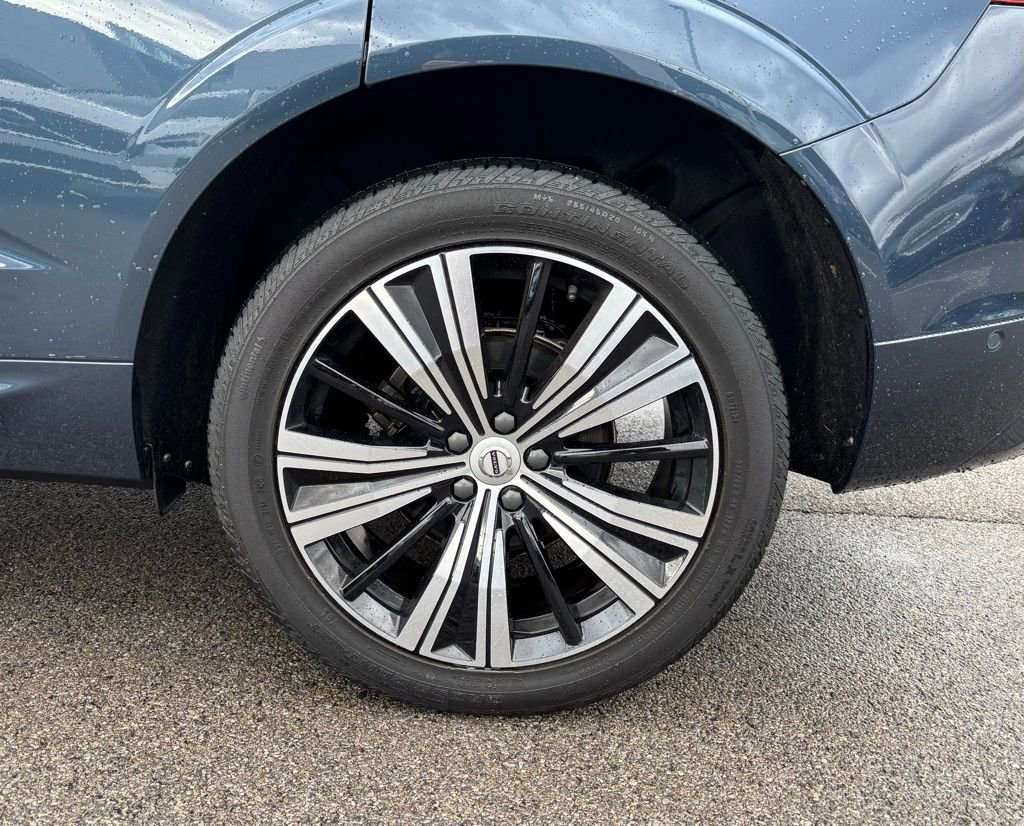 Certified 2023 Volvo XC60 B5 Plus w/ Climate Package image 31
