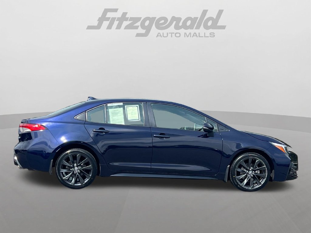 Used 2023 Toyota Corolla SE w/ SE Package FWD image 3
