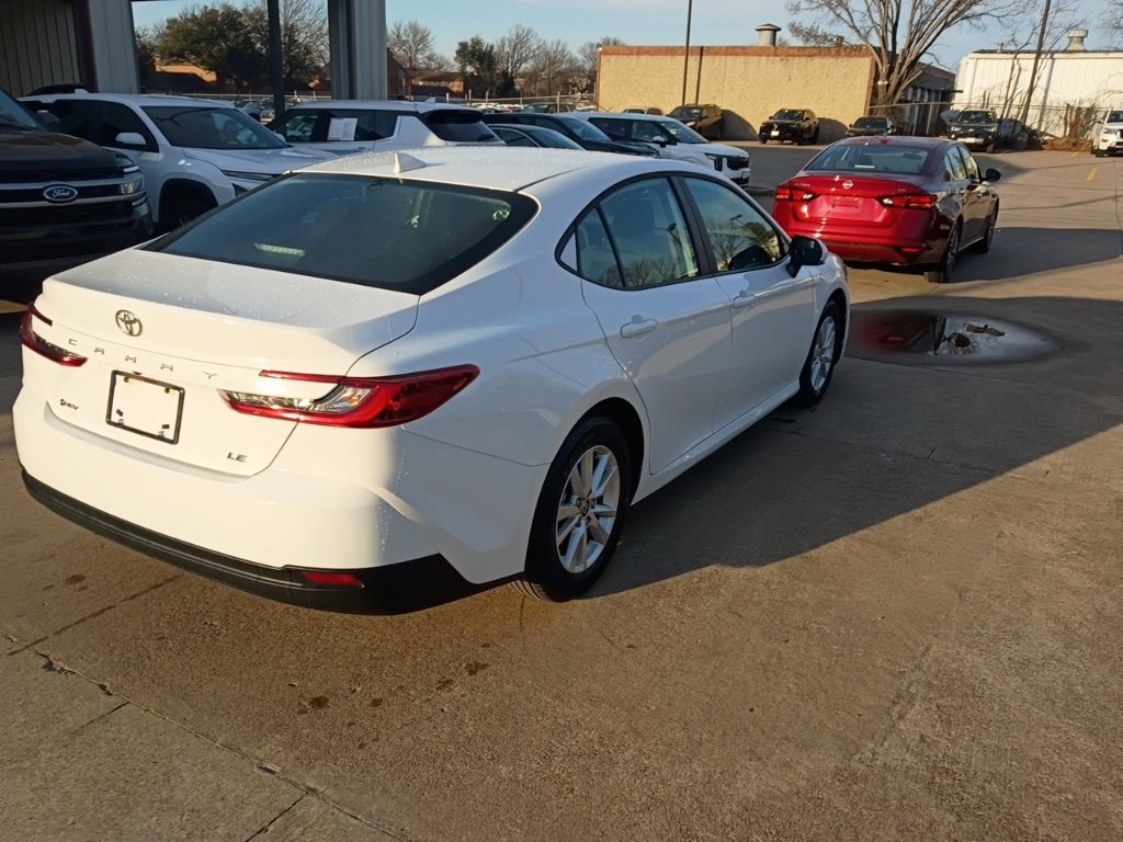 Used 2025 Toyota Camry LE image 9