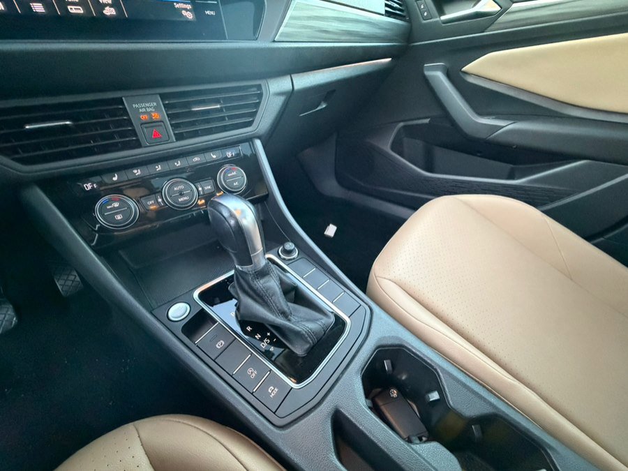 Used 2019 Volkswagen Jetta SEL image 14