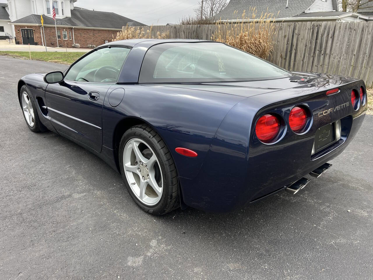 Used 2001 Chevrolet Corvette Coupe w/ Preferred Equipment Group1 image 4