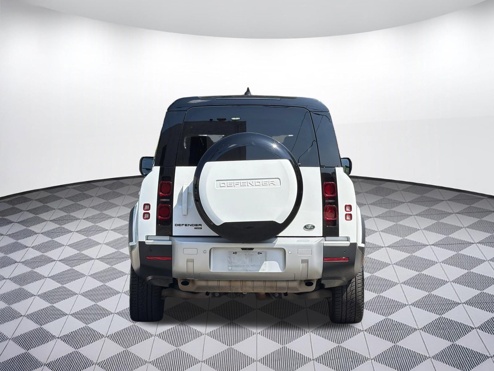 Used 2023 Land Rover Defender 130 SE AWD/4WD image 10