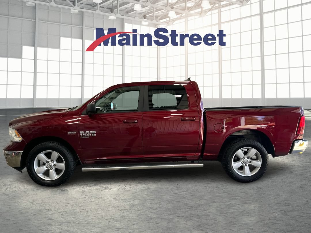 Used 2019 RAM 1500 Classic SLT w/ SLT Plus D←cor Group AWD/4WD image 2