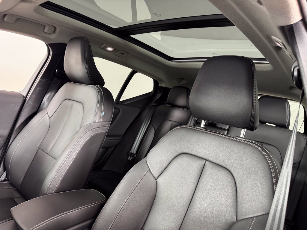 Certified 2024 Volvo XC40 B5 Plus w/ Protection Package Premier AWD/4WD image 19