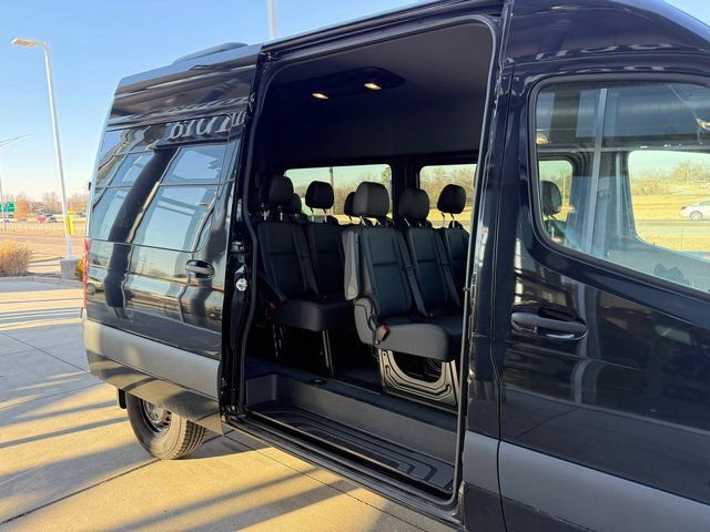 Used 2024 Mercedes-Benz Sprinter 2500 image 21
