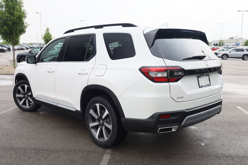 New 2025 Honda Pilot Touring image 4