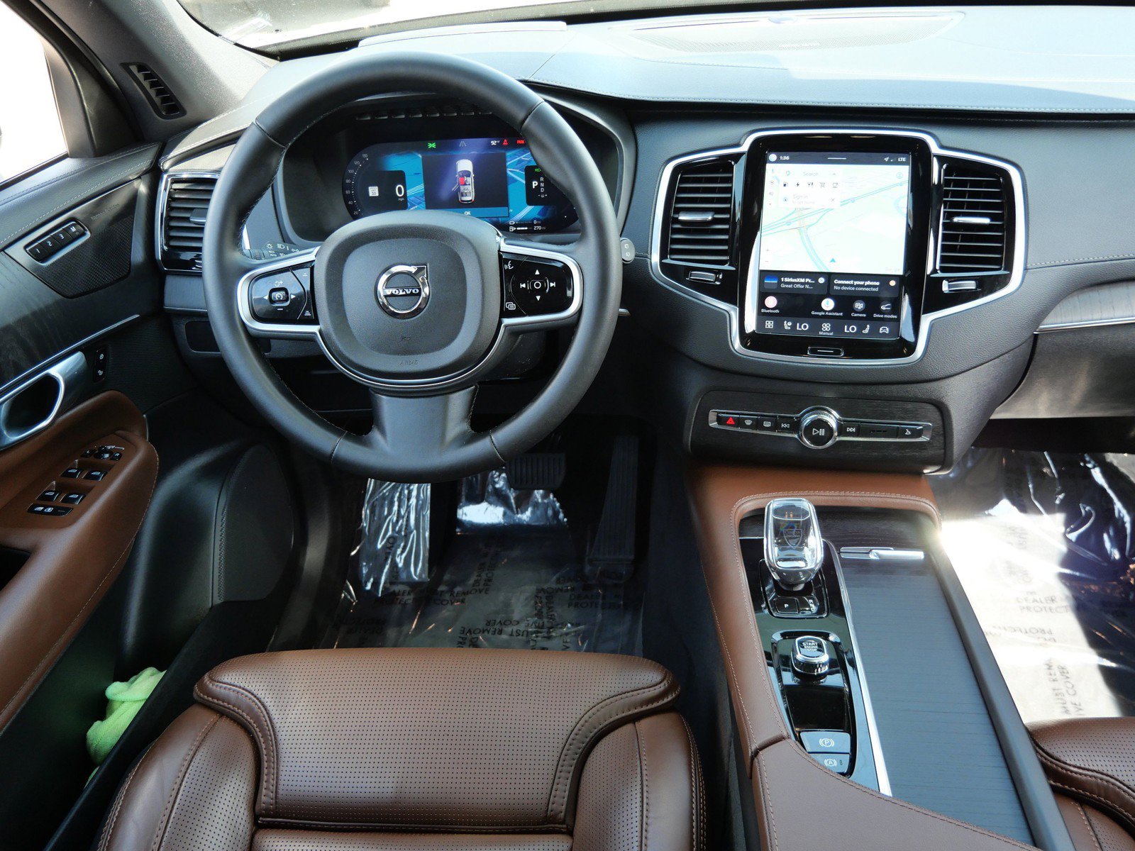 Certified 2025 Volvo XC90 T8 Ultra w/ Protection Package Premier AWD/4WD image 12