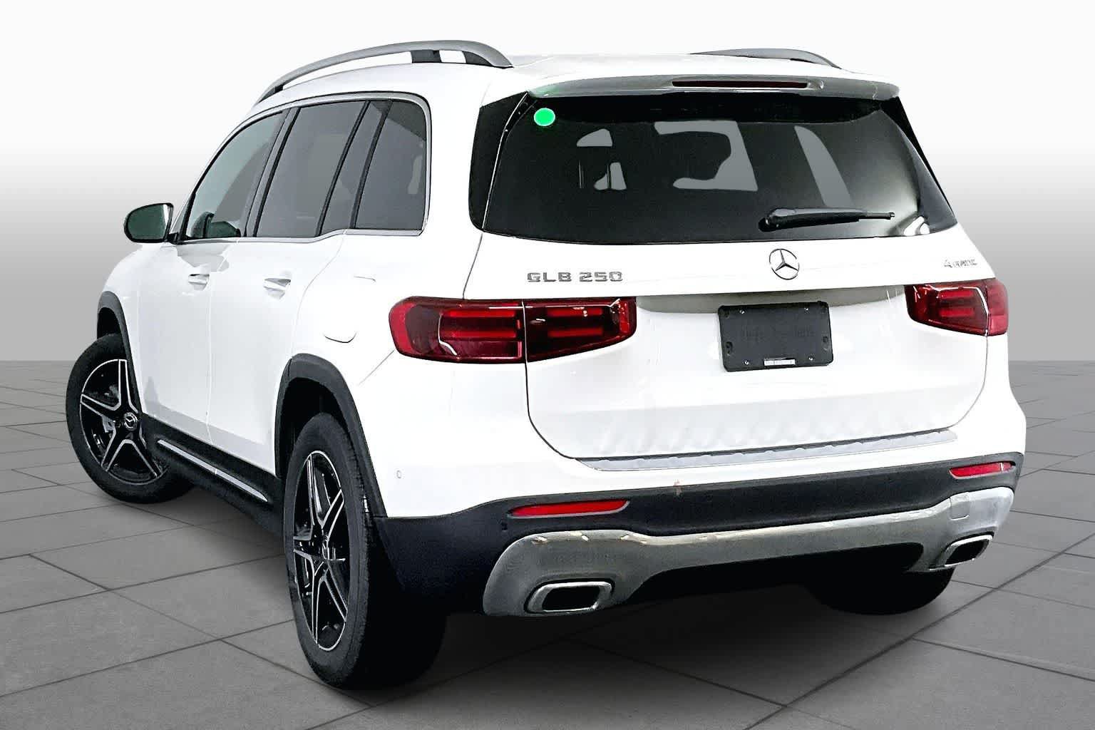 New 2026 Mercedes-Benz GLB 250 4MATIC image 4