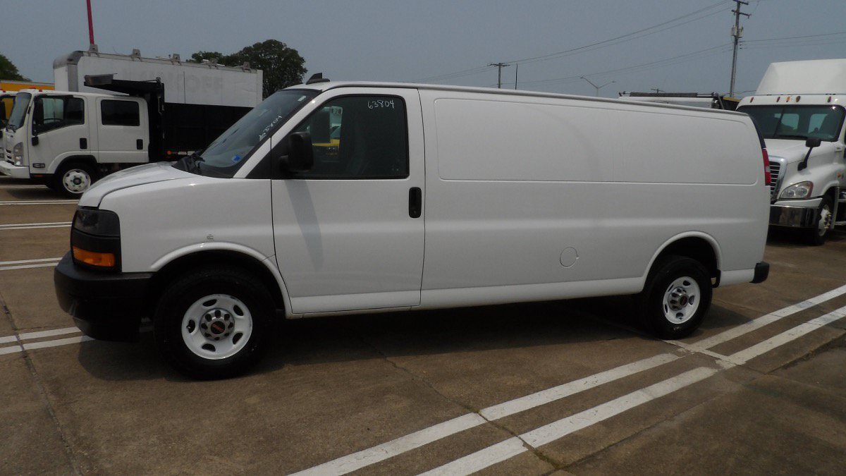 Used 2020 GMC Savana 2500 Extended w/ Driver Convenience Package RWD image 4