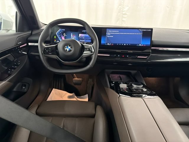 Used 2024 BMW 530i xDrive w/ Premium Package AWD/4WD image 24