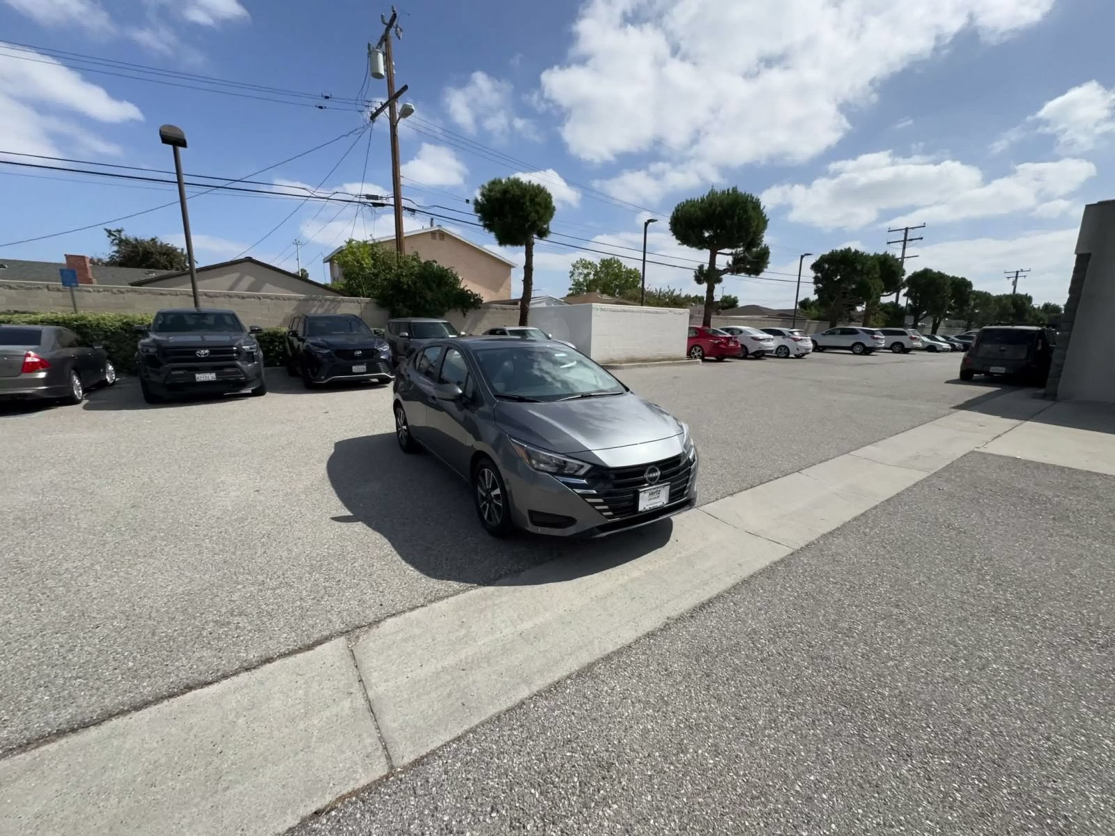 Used 2025 Nissan Versa SV FWD image 3