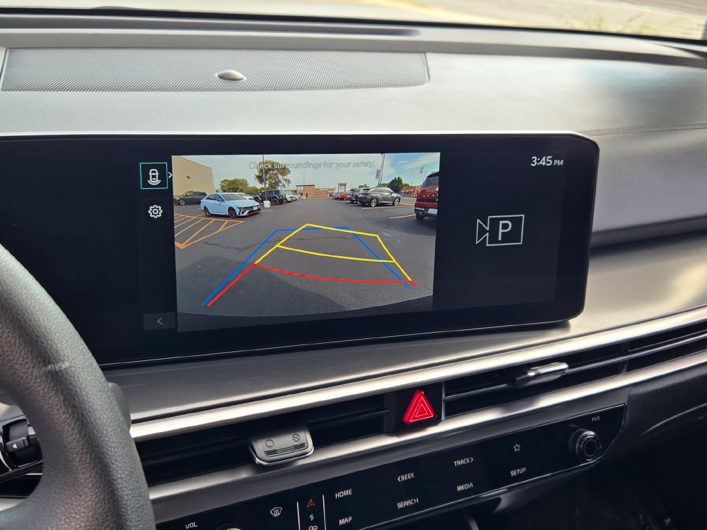 Used 2024 Kia Sorento LX FWD image 36
