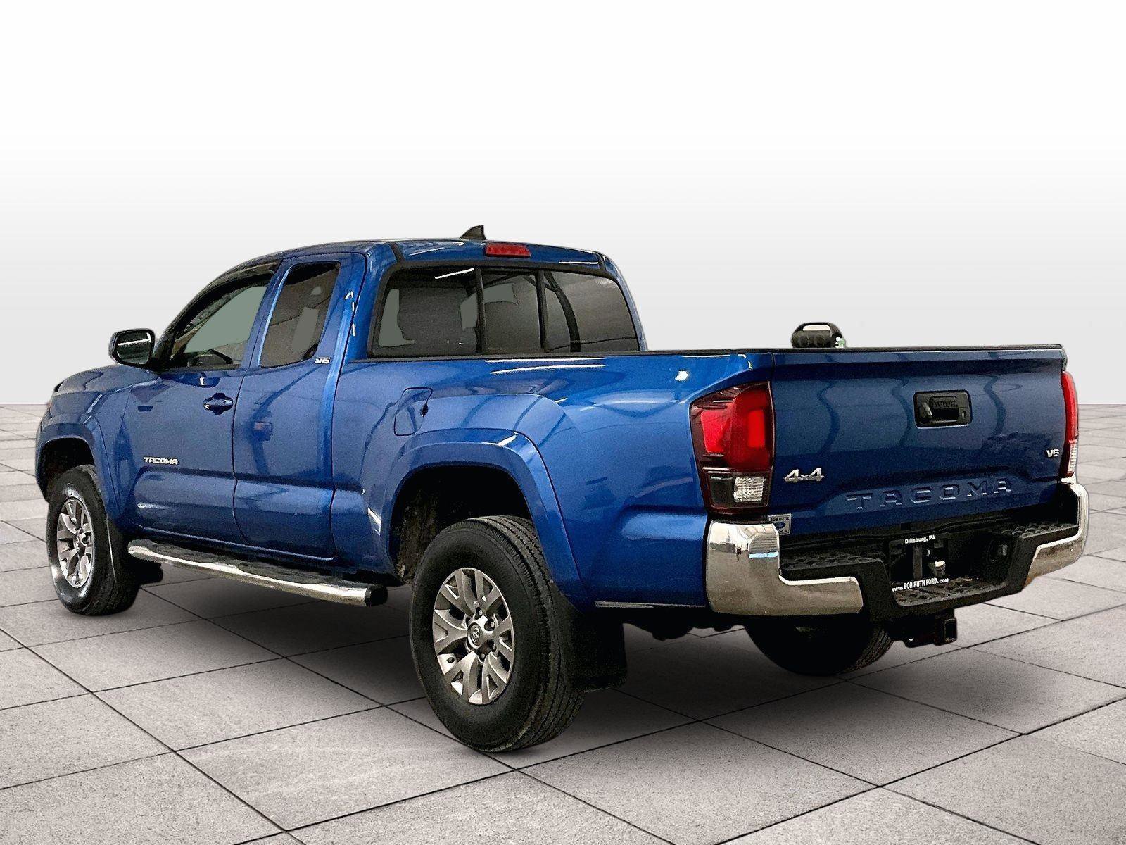 Used 2018 Toyota Tacoma SR5 AWD/4WD image 10