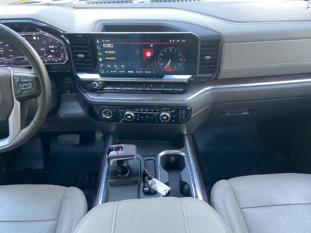 Used 2023 GMC Sierra 1500 SLT w/ SLT Premium Package AWD/4WD image 11