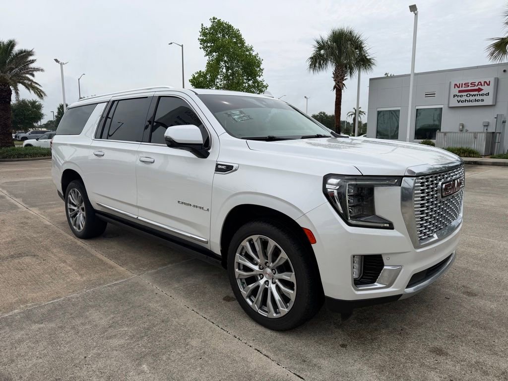 Used 2022 GMC Yukon XL Denali RWD image 6