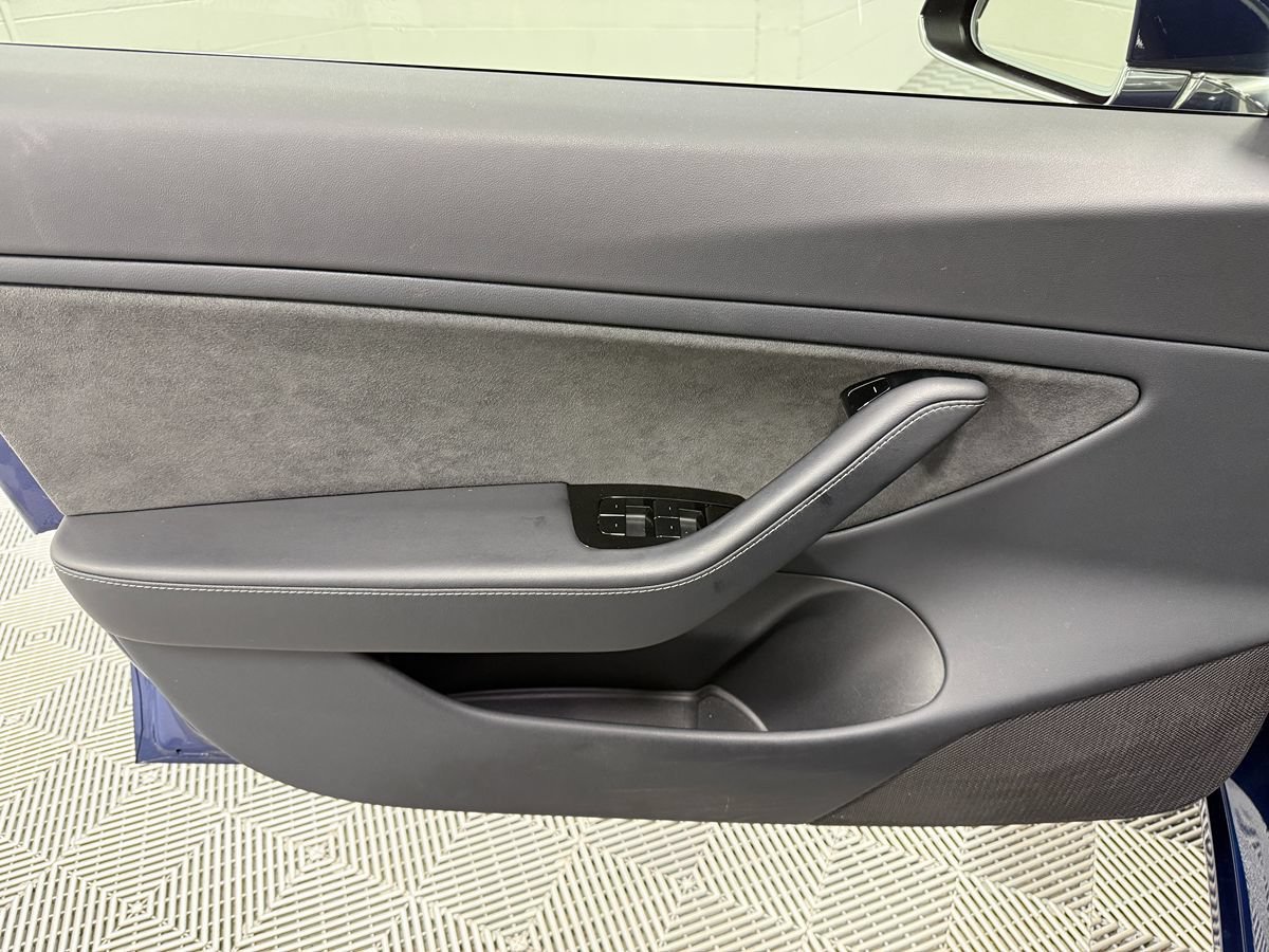 Used 2018 Tesla Model 3 Long Range RWD image 9