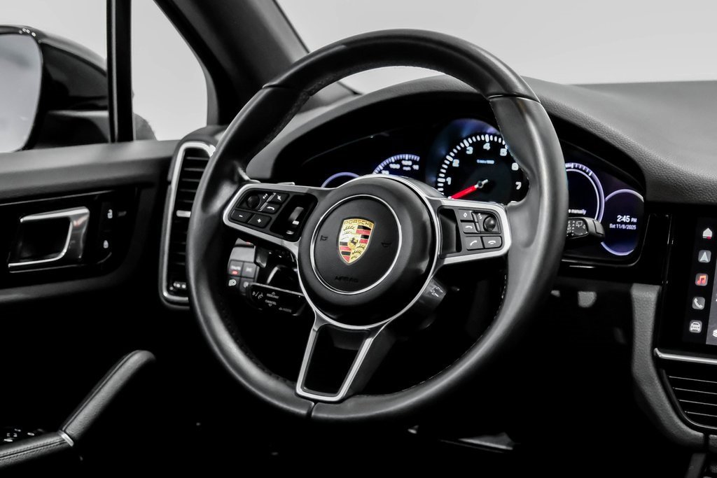 Used 2023 Porsche Cayenne image 13