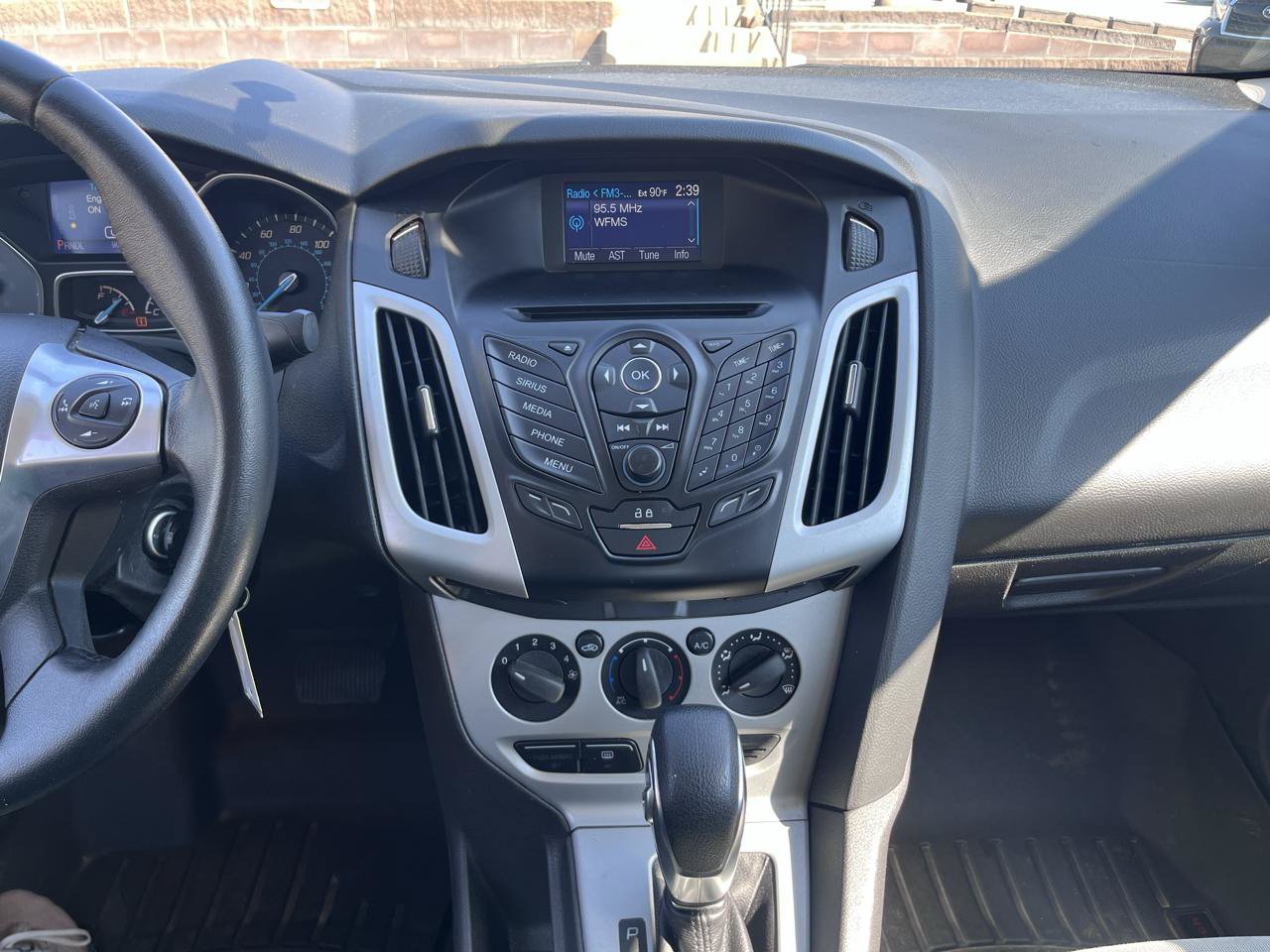 Used 2014 Ford Focus SE w/ SE Sport Package FWD image 29