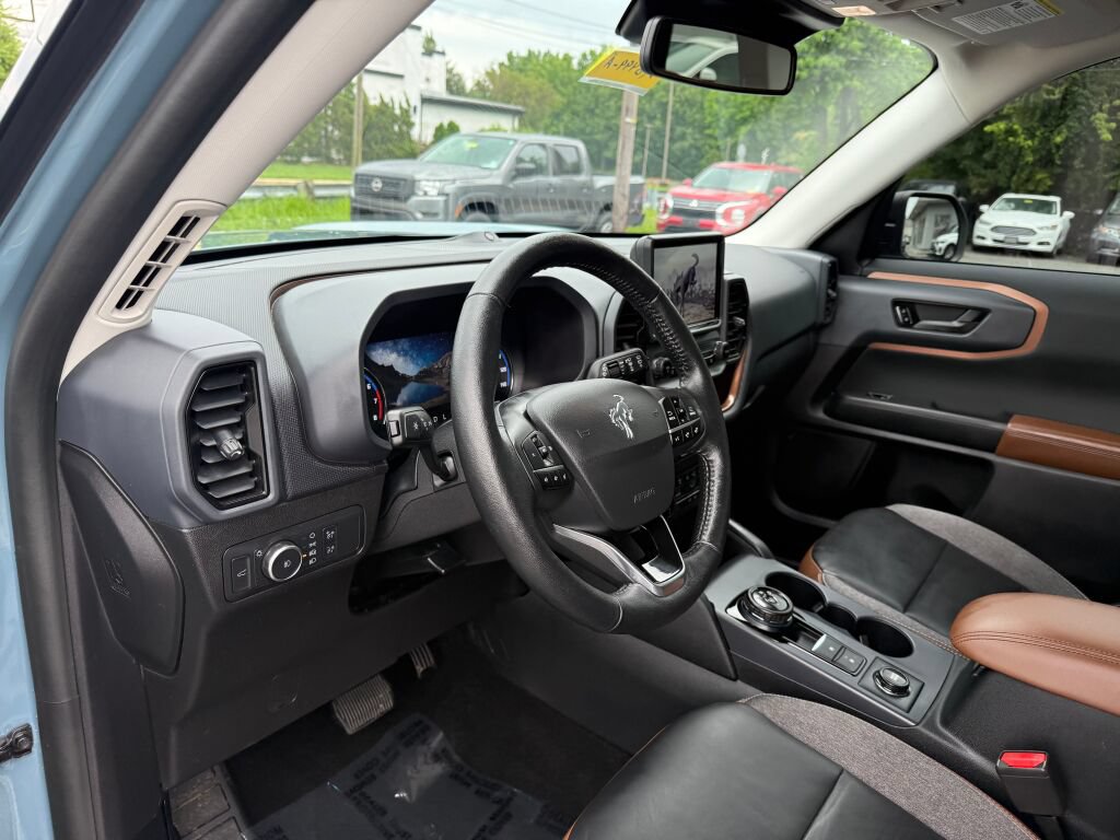 Used 2022 Ford Bronco Sport Outer Banks w/ Tech Package AWD/4WD image 11