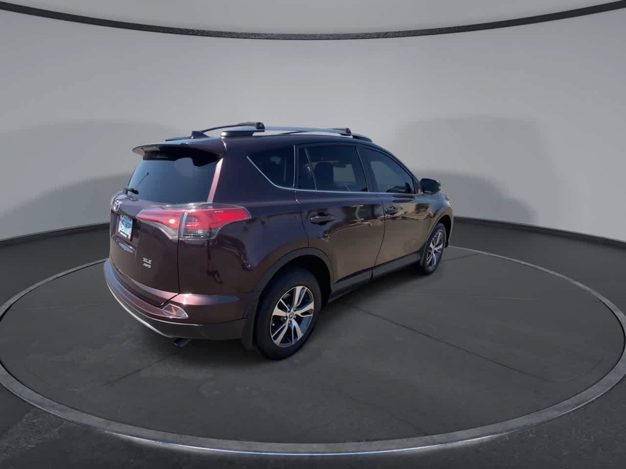 Certified 2018 Toyota RAV4 XLE AWD/4WD image 8