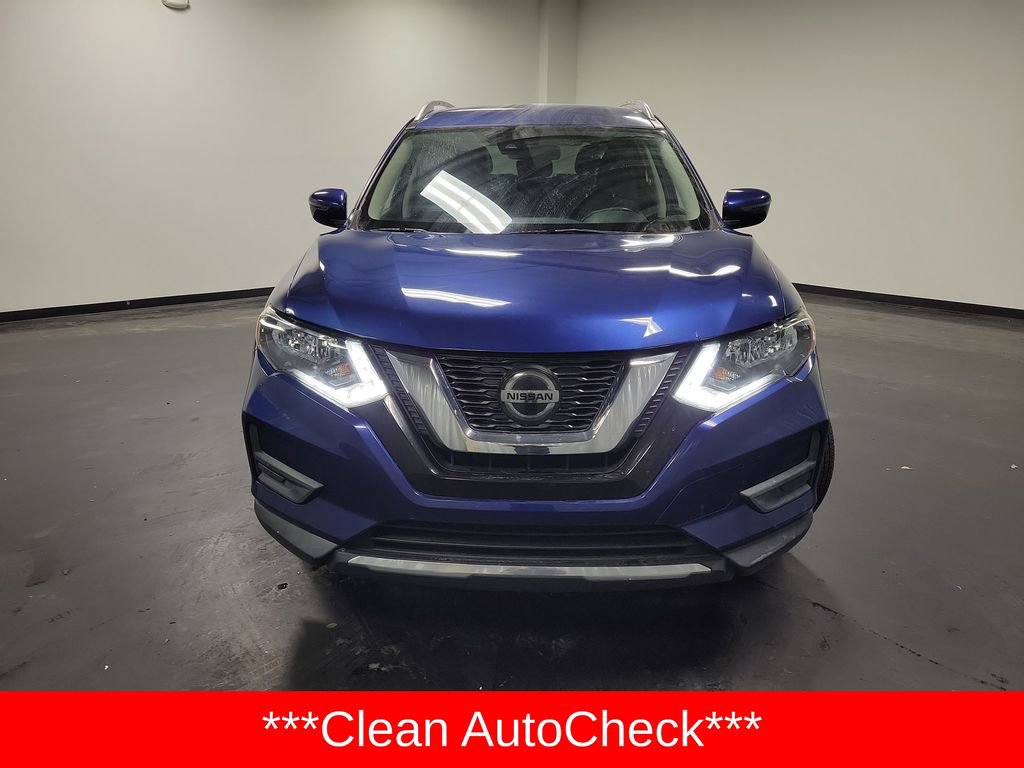 Used 2020 Nissan Rogue SV image 2