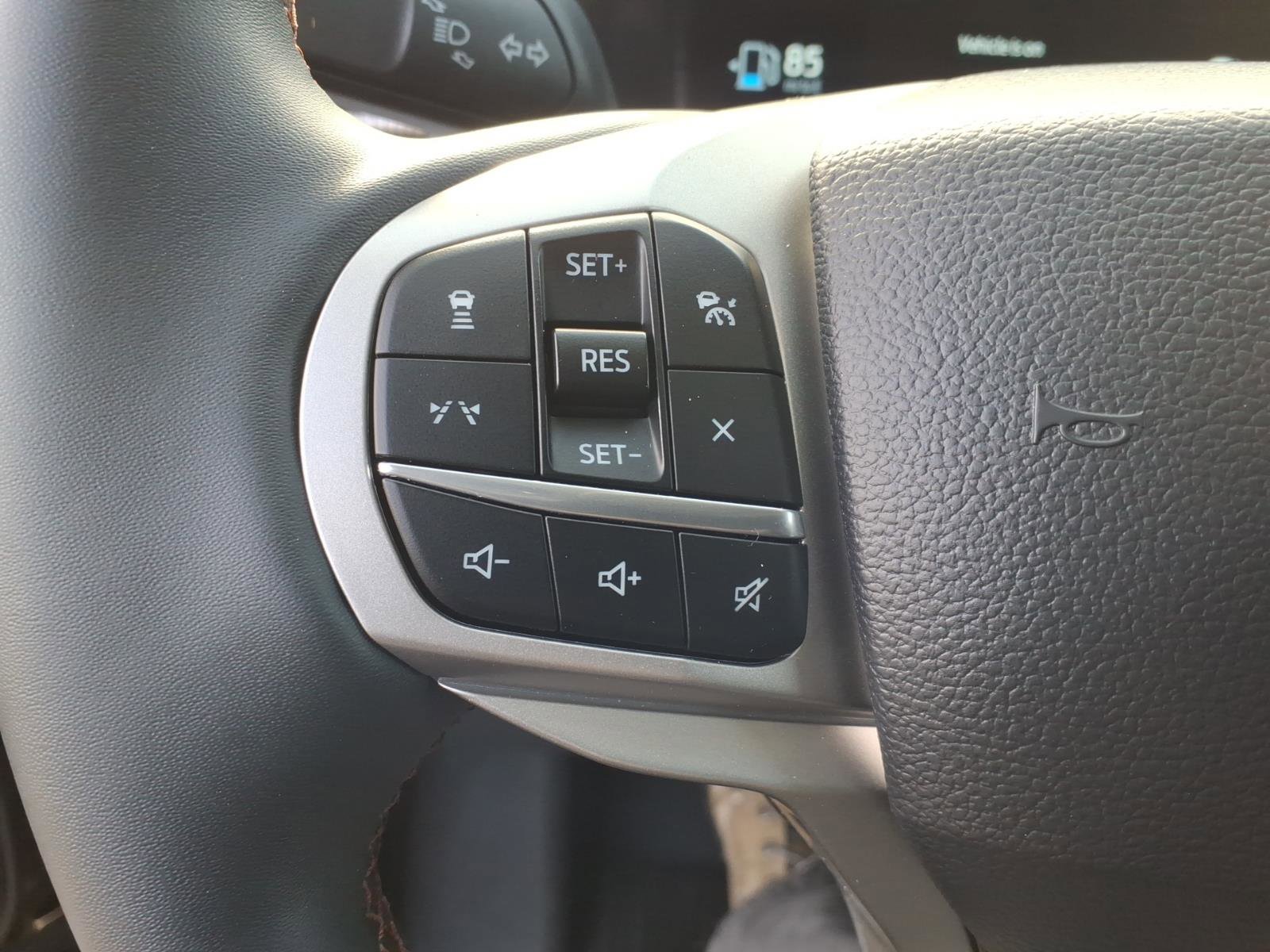 Used 2025 Ford Explorer Active image 16