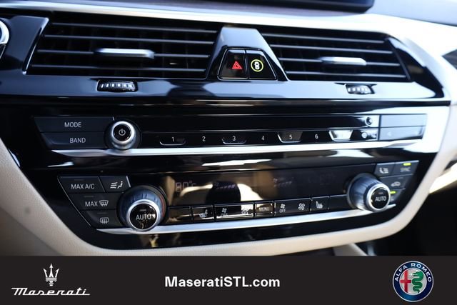 Used 2023 BMW 530i xDrive w/ Premium Package image 19