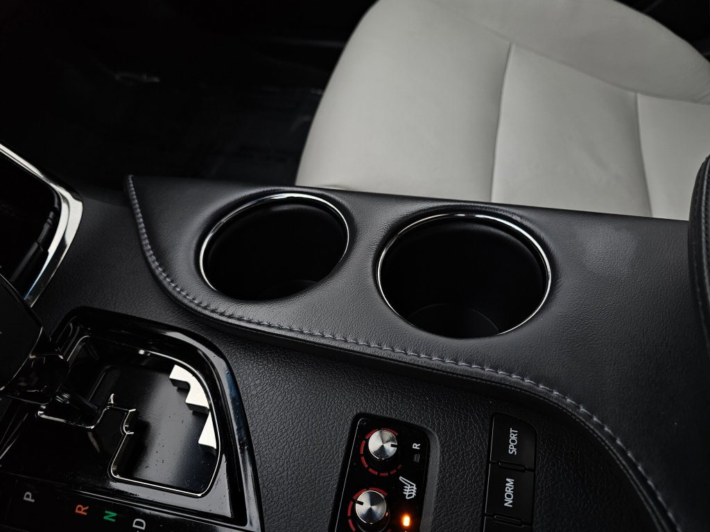 Used 2016 Toyota Avalon Touring image 11