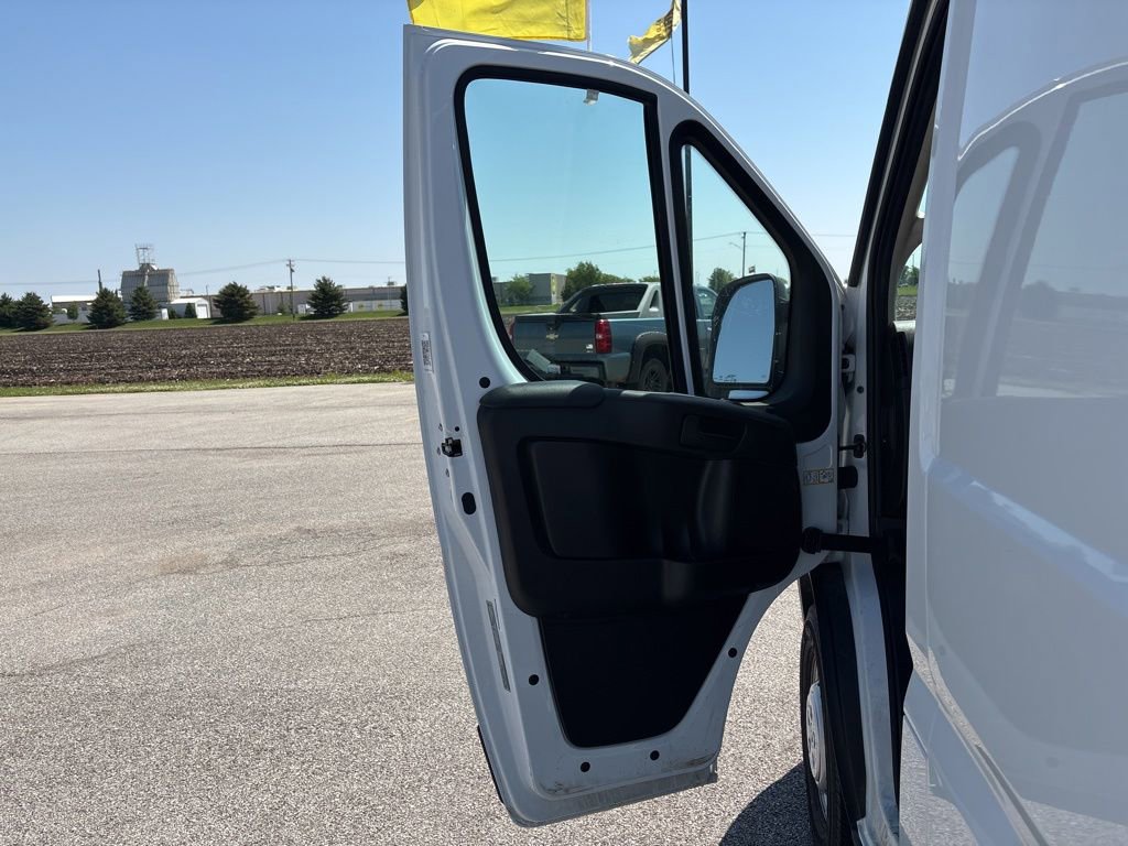 Used 2026 RAM ProMaster 2500 w/ Convenience Group FWD image 21