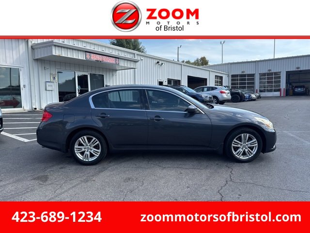 Used 2011 INFINITI G25 x w/ Moonroof Pkg