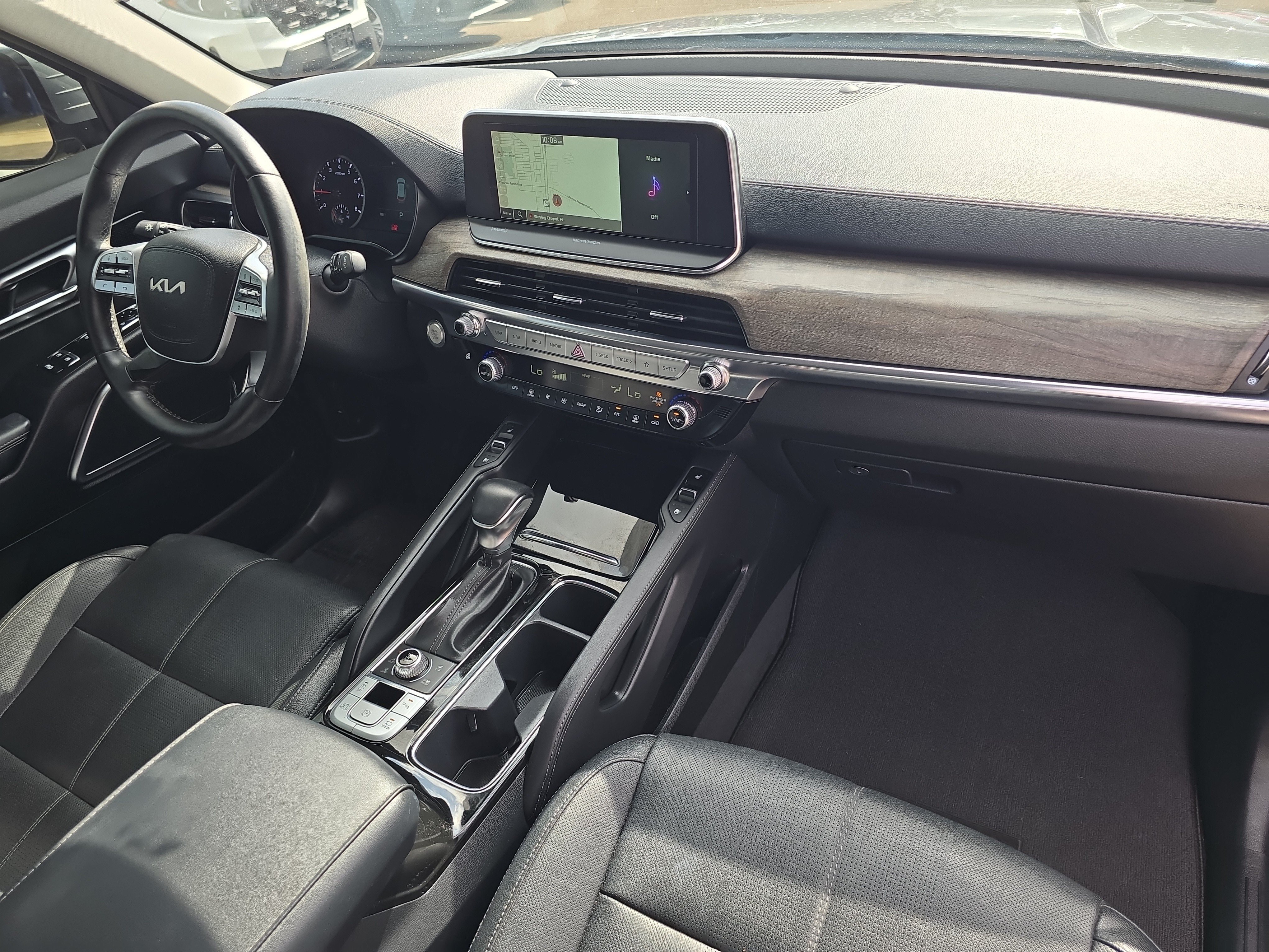 Certified 2022 Kia Telluride SX w/ Towing Package AWD/4WD image 12
