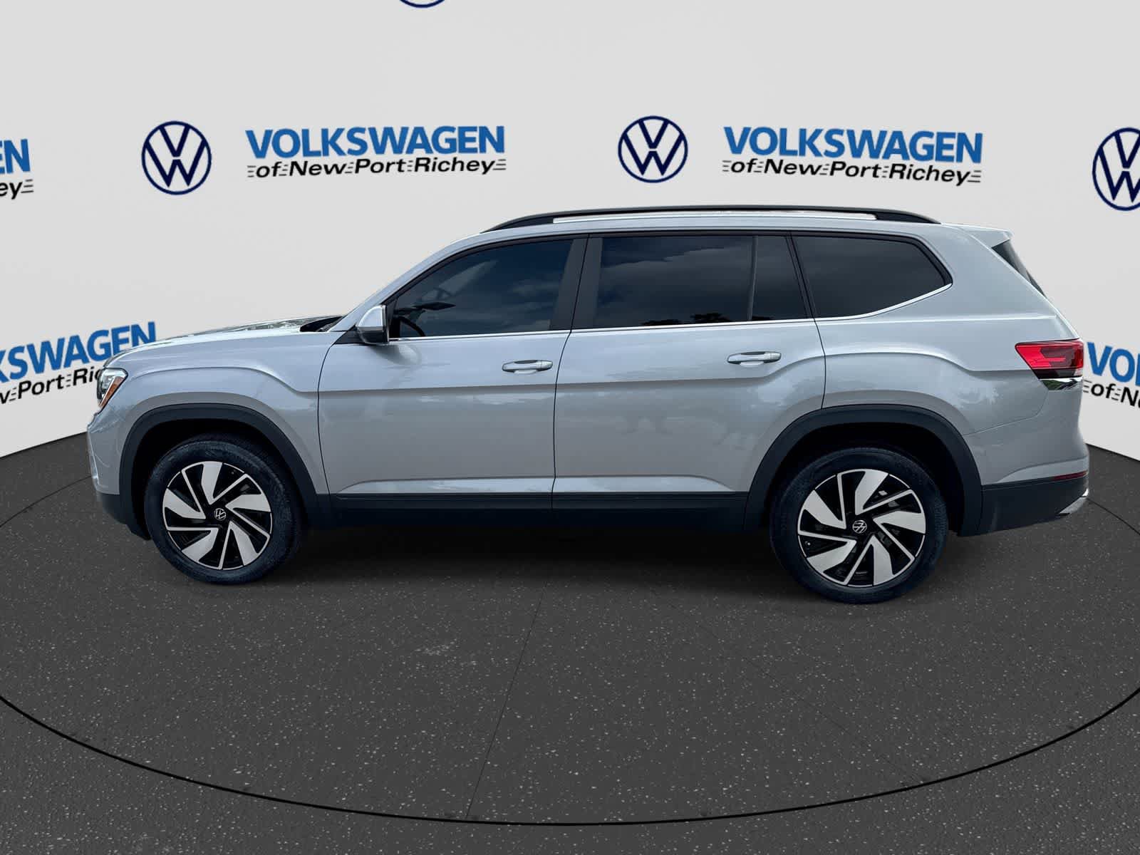Used 2024 Volkswagen Atlas SE FWD image 11
