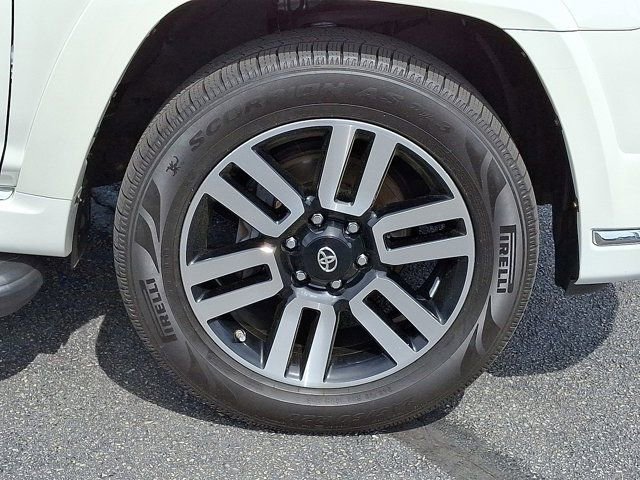 Used 2021 Toyota 4Runner Limited AWD/4WD image 11