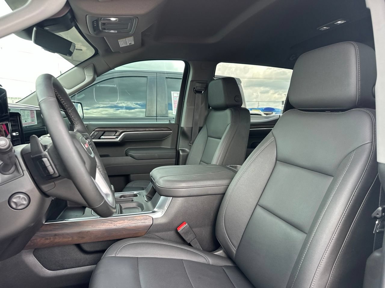 Used 2026 GMC Sierra 1500 SLT AWD/4WD image 8