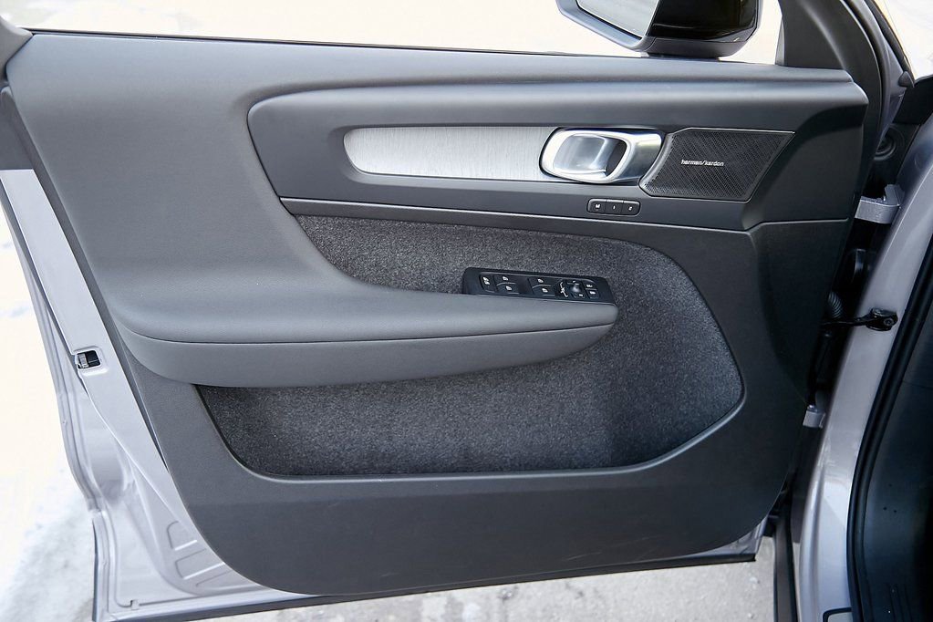 New 2026 Volvo XC40 B5 Ultra w/ Protection Package Premier image 10