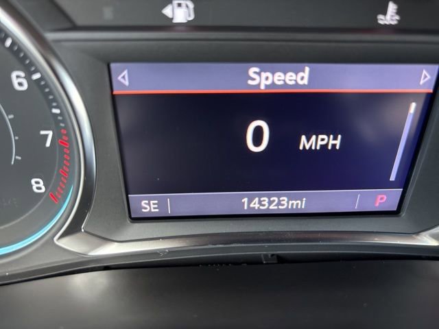 Used 2023 Chevrolet Traverse LT FWD image 30