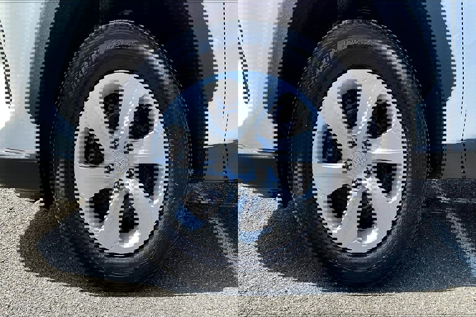 Used 2024 Toyota RAV4 LE image 9