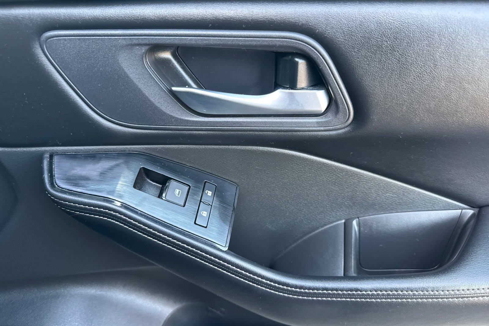 Certified 2025 Nissan Rogue SV AWD/4WD image 22