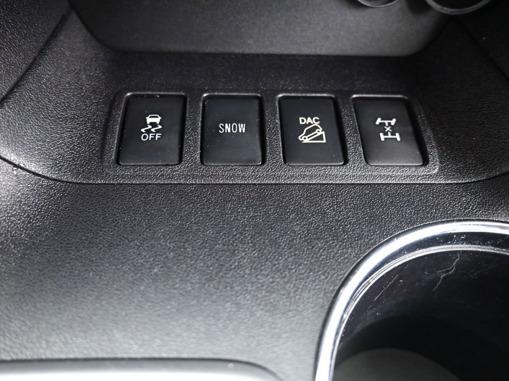 Used 2016 Toyota Highlander XLE image 27